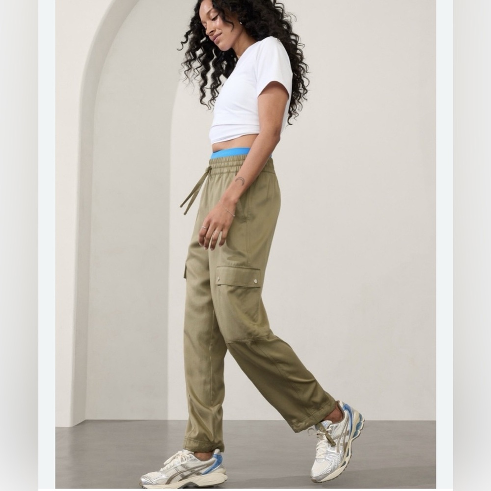 Athleta Celestial High Rise Utility Pant Size XL Olive jogger pants B066 - Picture 1 of 13